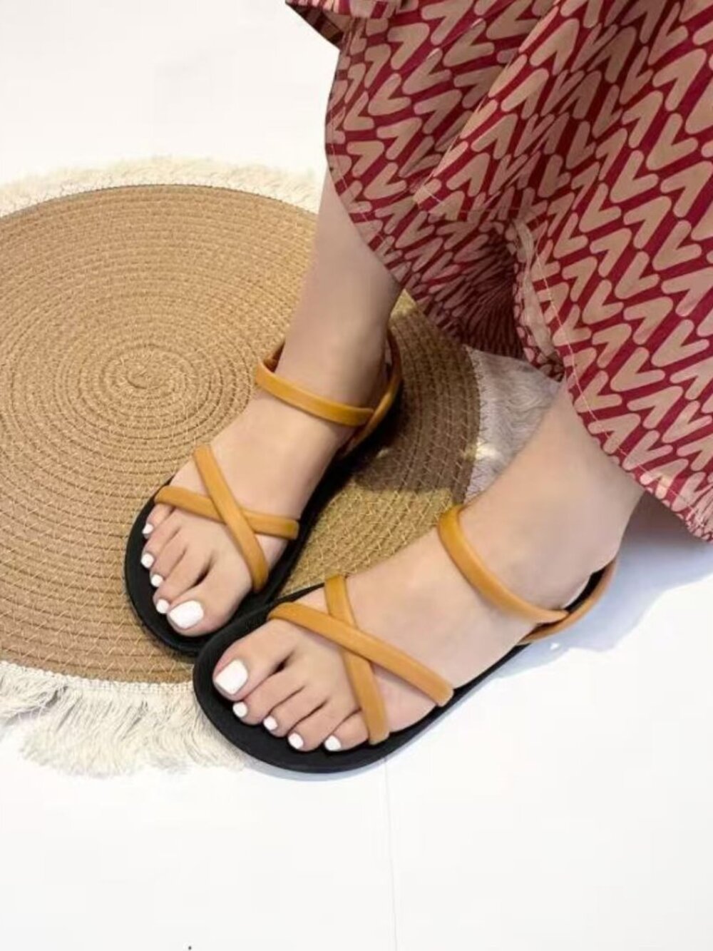 BIIN Thai Latex Sandals Women's 7.5 Black Sole Yellow Caramel Straps New